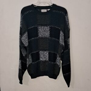 Bugle Boy Men's Crewneck Sweater - Black and Gray Plaid